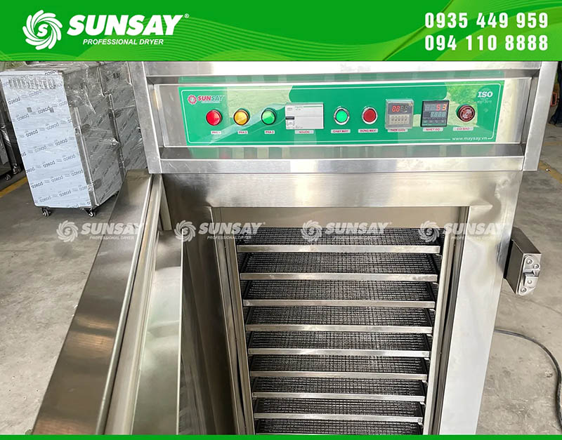 Máy sấy nhiệt độ cao lên tới 200 độ C, sấy được các sản phẩm yêu cầu nhiệt độ cao