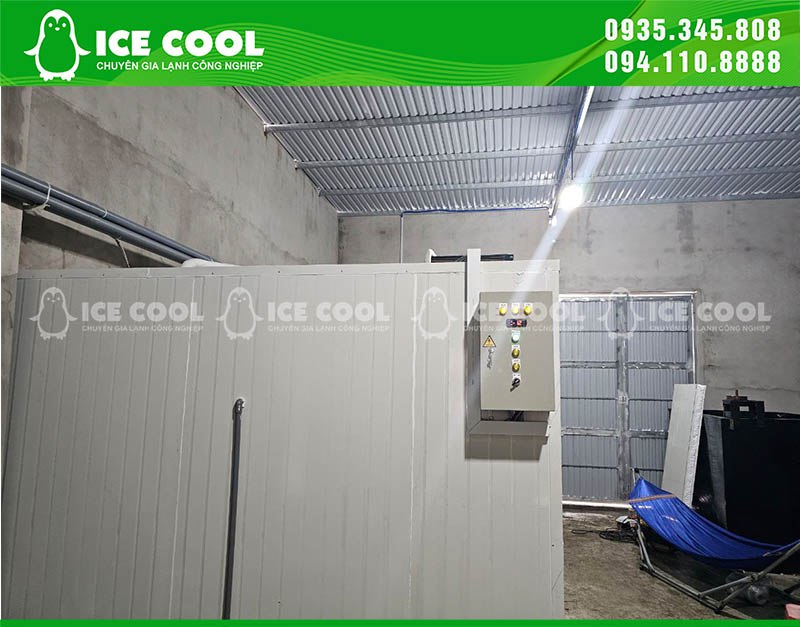 Khách hàng còn đầu tư thêm kho lạnh để bảo quản đá viên